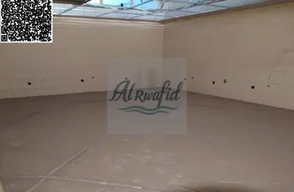 سكن عمال - استوديو - 8 حمامات للايجار في المنطقة الصناعية رقم 10 - المنطقة الصناعية بالشارقة - الشارقة