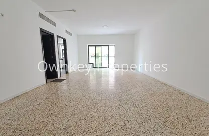 شقة - 1 حمام للايجار في الرفاعة - بر دبي - دبي