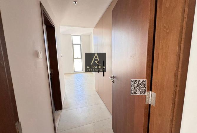 102840023 - Property Image 3