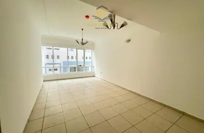 شقة - 2 غرف نوم - 3 حمامات للايجار في شارع التعاون الجديد - التعاون - الشارقة