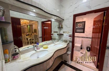 Villa - Studio - 5 for sale in Al Rawda 3 - Al Rawda - Ajman