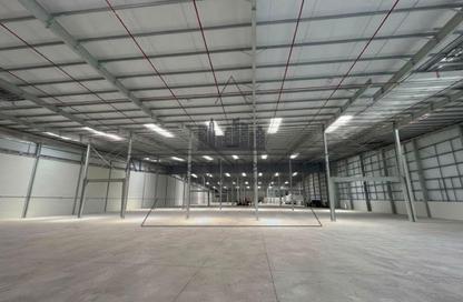 Warehouse - Studio - 2 Bathrooms for rent in Umm Al Thuoob - Umm Al Quwain