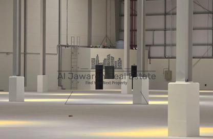 Warehouse - Studio - 2 Bathrooms for rent in Umm Al Thuoob - Umm Al Quwain