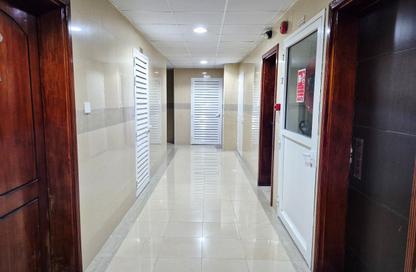 Apartment - Studio - 1 Bathroom for rent in Fire Station Road - Muwaileh - Sharjah Apartment - Studio - 1 Bathroom for rent in Fire Station Road - Muwaileh - Sharjah