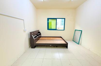Apartment - Studio - 1 Bathroom for rent in Fire Station Road - Muwaileh - Sharjah Apartment - Studio - 1 Bathroom for rent in Fire Station Road - Muwaileh - Sharjah