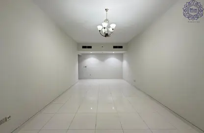 شقة - غرفة نوم - 2 حمامات للايجار في الطوب - منخول - بر دبي - دبي شقة - غرفة نوم - 2 حمامات للايجار في الطوب - منخول - بر دبي - دبي