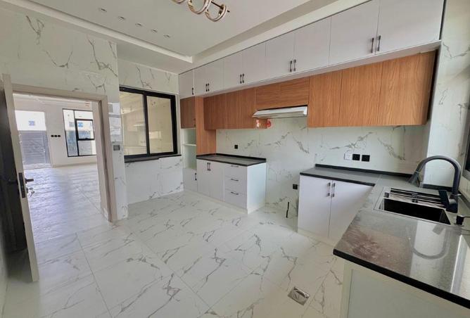 96110172 - Property Image 3