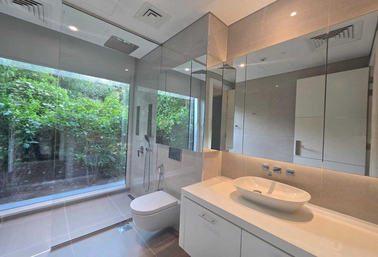Rare Ground Floor |Wrapped in Lush Greenery|Vacant photo 10