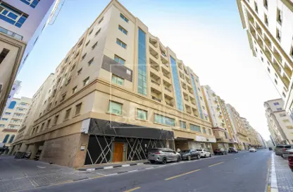 محل - استوديو للايجار في بناية هاجر - تجارية مويلح - الشارقة