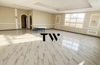 Villa - 4 - 5 for rent in Nad Al Sheba 4 - Nad Al Sheba - Dubai Villa - 4 - 5 for rent in Nad Al Sheba 4 - Nad Al Sheba - Dubai