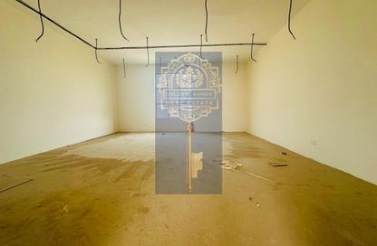 Show Room - Studio - 5 for rent in Al Rahmaniya - Sharjah