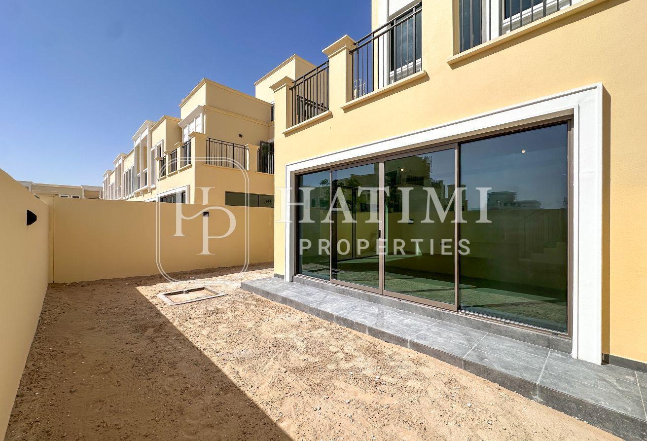 5 Bed Single Row | End-Corner | Spacious Layout photo 4