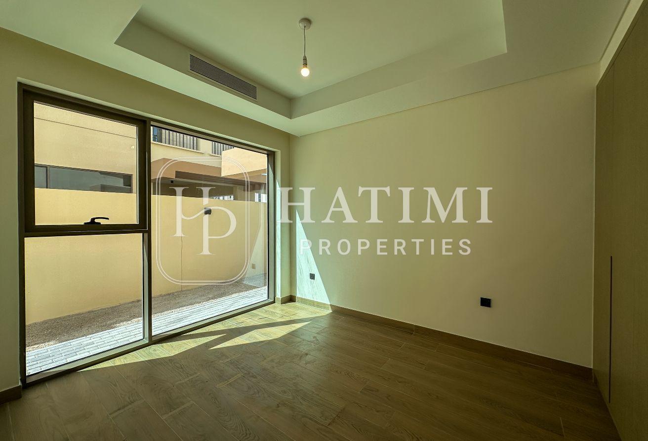5 Bed Single Row | End-Corner | Spacious Layout photo 8