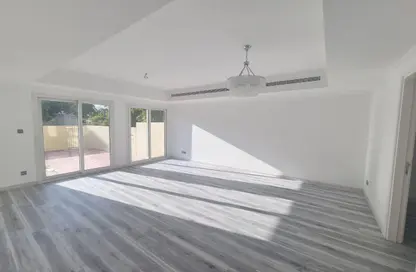 فيلا - 3 غرف نوم - 3 حمامات للايجار في الينابيع 4 - الينابيع - دبي فيلا - 3 غرف نوم - 3 حمامات للايجار في الينابيع 4 - الينابيع - دبي