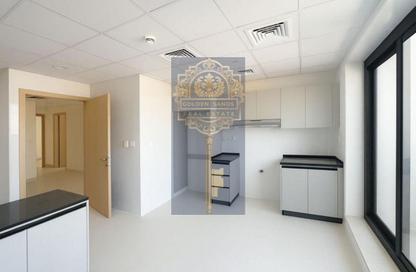 عمارة بالكامل - استوديو - 2 حمامات للبيع في تلال سيتي - الشارقة