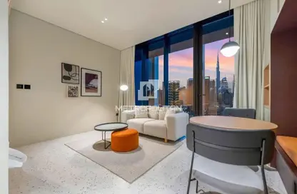 شقة - 1 حمام للبيع في رأسًا على عقب - الخليج التجاري - دبي