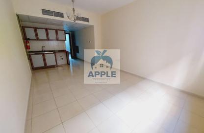 Apartment - Studio - 1 Bathroom for rent in Muwaileh 3 Building - Muwaileh - Sharjah