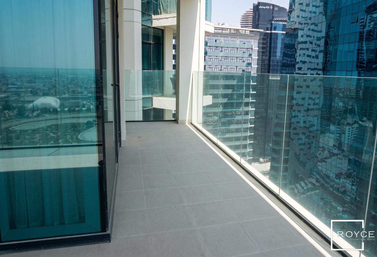 Canal View | High Floor | Fully Furnished photo 9