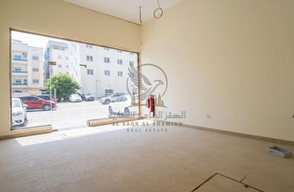 Shop - Studio - 1 Bathroom for rent in Al Qulaya'ah - Al Sharq - Sharjah