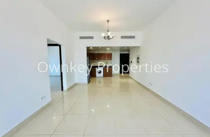 شقة - 2 غرف نوم - 2 حمامات للايجار في برج العبير - ديستريكت 17 - قرية جميرا الدائرية - دبي شقة - 2 غرف نوم - 2 حمامات للايجار في برج العبير - ديستريكت 17 - قرية جميرا الدائرية - دبي