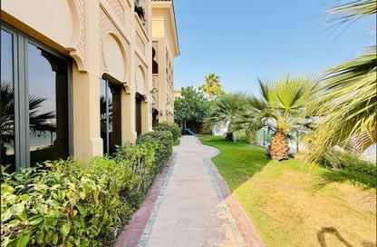 Villa - 6 Bedrooms - 6 Bathrooms for rent in Signature Villas Frond C - Signature Villas - Palm Jumeirah - Dubai