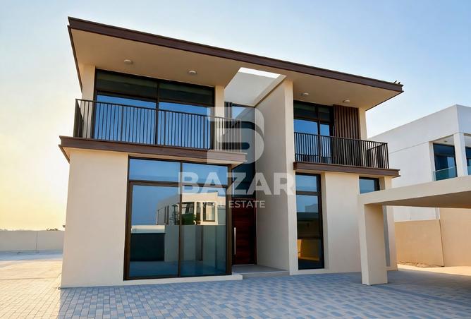 STUNNING 5BR | EXTRA GARDEN SPACE | READY