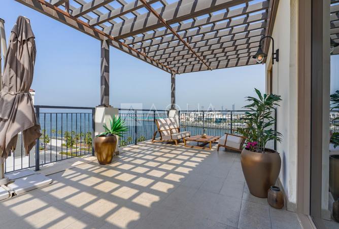 Pearl & Sea View | Move-In Ready | Top Floor