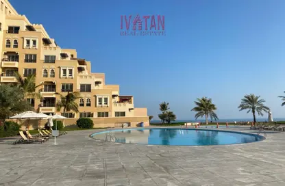 شقة - 3 غرف نوم - 4 حمامات للايجار في ياقوت - باب البحر - جزيرة المرجان - رأس الخيمة