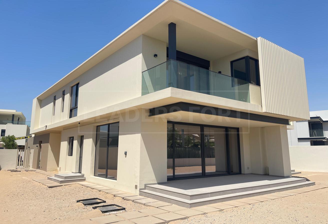 Exquisite 5BR Villa | Ultra-Private Single Row photo 15