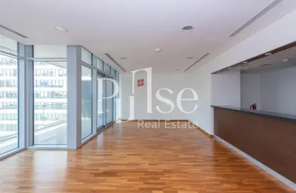 Apartment - 2 Bedrooms - 3 Bathrooms for rent in Burj Daman - DIFC - Dubai