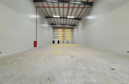 Warehouse - Studio - 2 Bathrooms for rent in Dubai Investment Park 1 (DIP 1) - Dubai Investment Park (DIP) - Dubai
