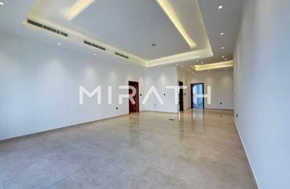 Villa - 5 Bedrooms - 6 Bathrooms for rent in International City Phase 2 - Al Warsan 4 - Al Warsan - Dubai
