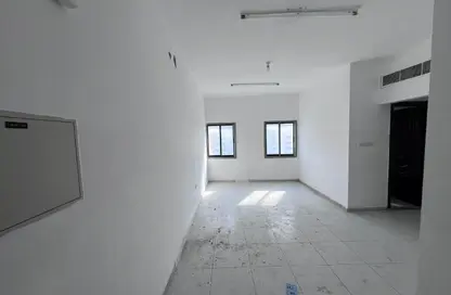 Apartment - 1 Bedroom - 1 Bathroom for rent in Corniche Tower - Ajman Corniche Road - Ajman