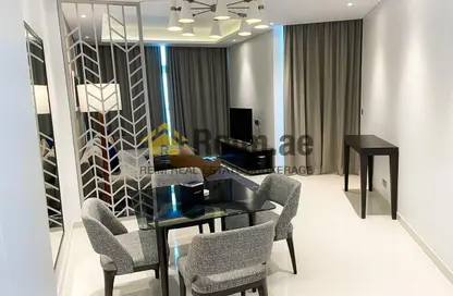 النزل و الشقق الفندقية - غرفة نوم - 2 حمامات للايجار في بريفه باي داماك (بي) - داماك مايسون برايف - الخليج التجاري - دبي