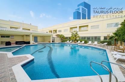 Villa - 4 Bedrooms - 5 Bathrooms for rent in Jumeirah 1 Villas - Jumeirah 1 - Jumeirah - Dubai