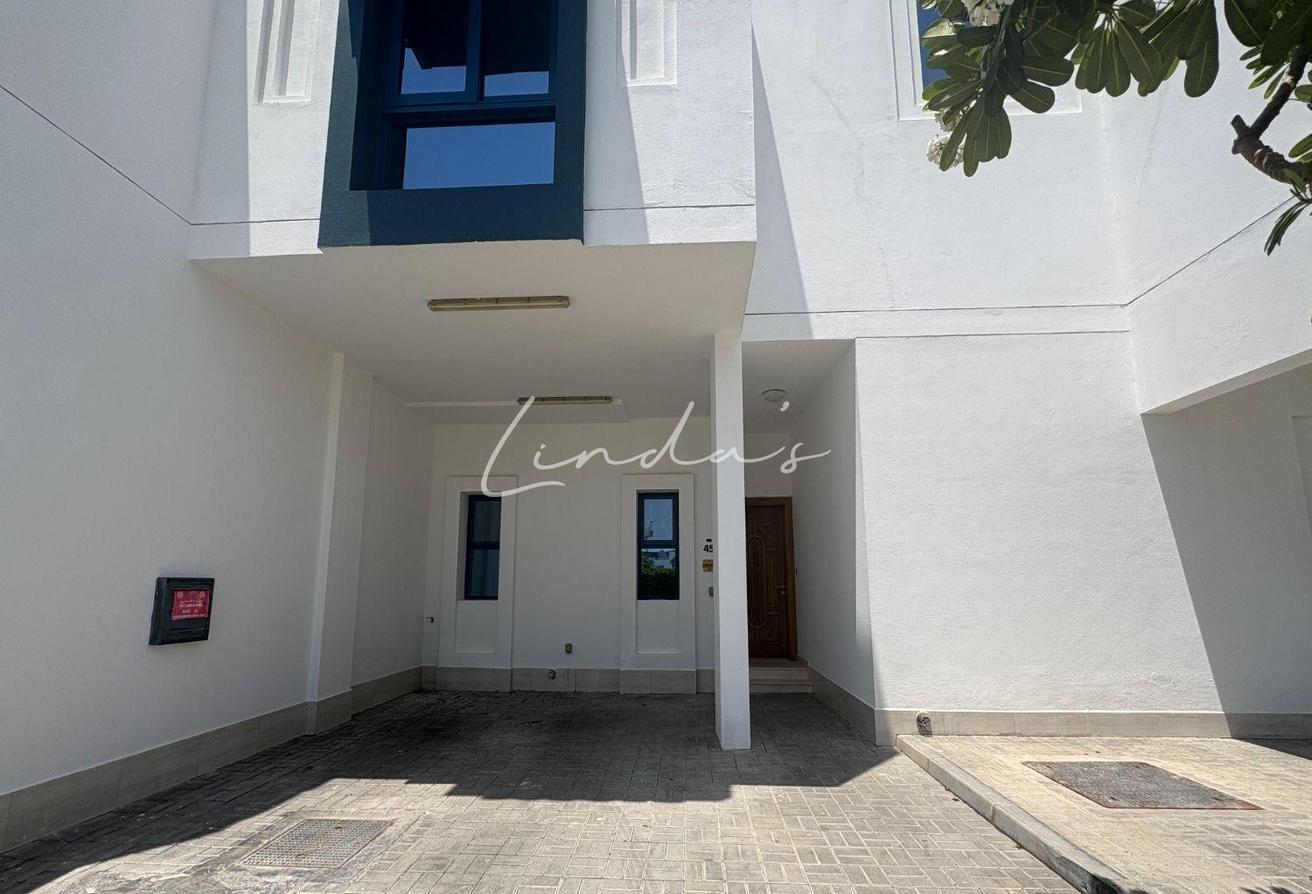 Vacant | Direct Beach Access |Sea View |Beachfront photo 4