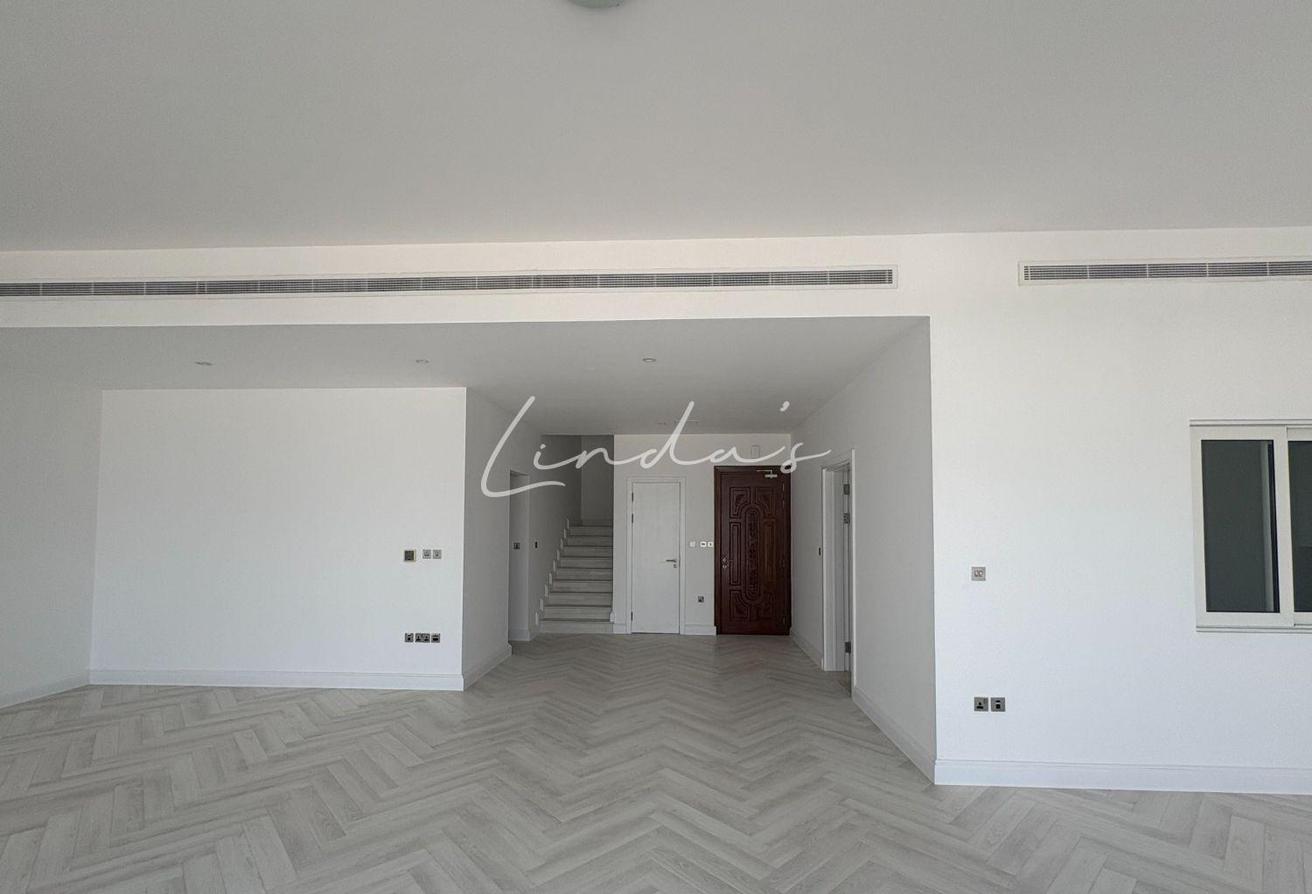 Vacant | Direct Beach Access |Sea View |Beachfront photo 6
