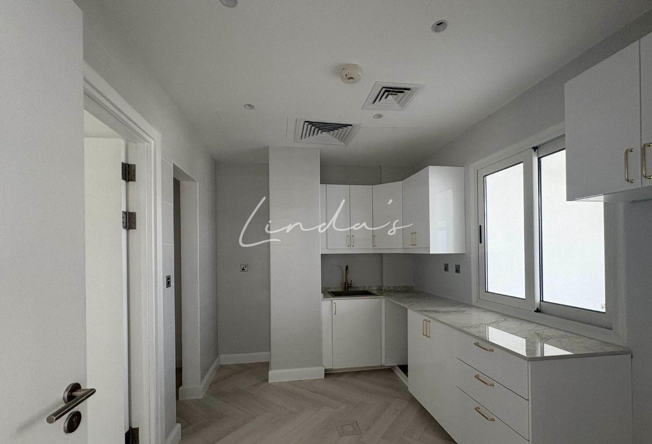 Vacant | Direct Beach Access |Sea View |Beachfront photo 12