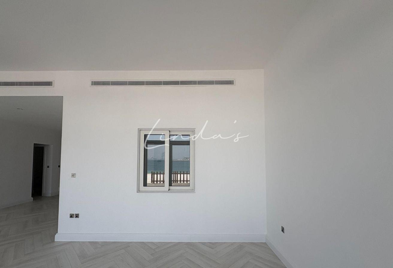 Vacant | Direct Beach Access |Sea View |Beachfront photo 7