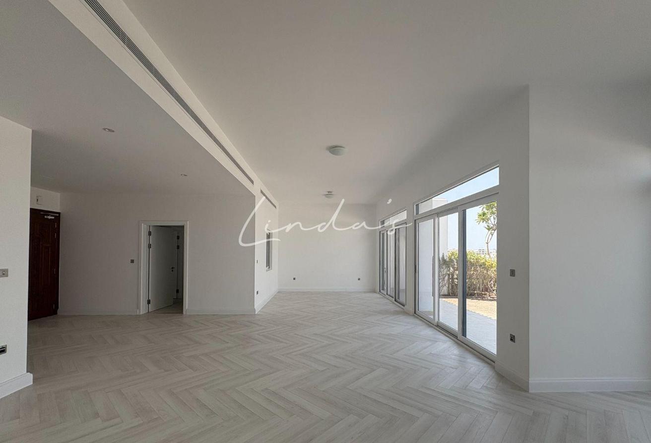 Vacant | Direct Beach Access |Sea View |Beachfront photo 10