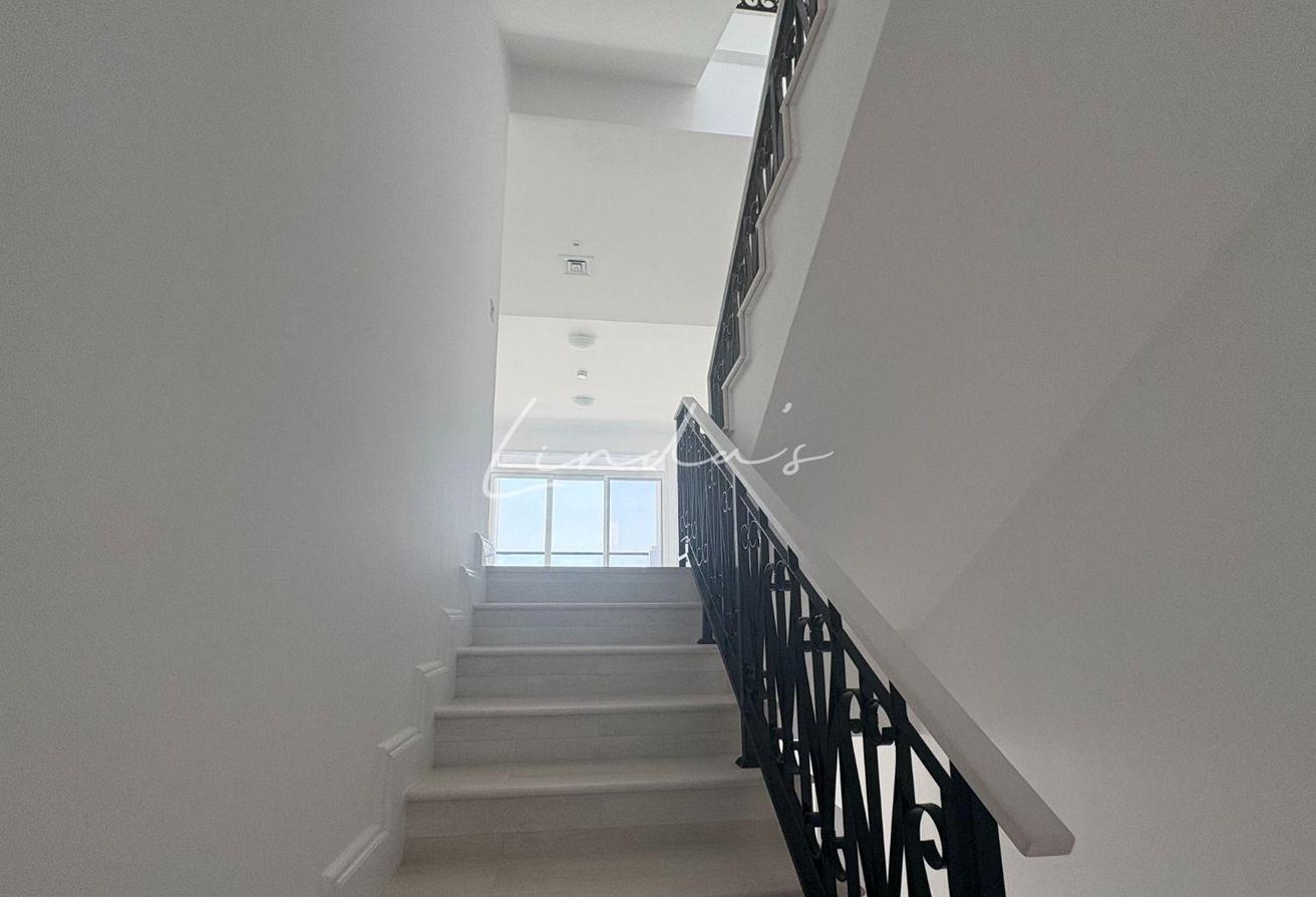 Vacant | Direct Beach Access |Sea View |Beachfront photo 17
