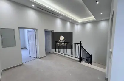 فيلا - 5 غرف نوم - 8 حمامات للايجار في مساكن نسمه - ّالطي - الشارقة