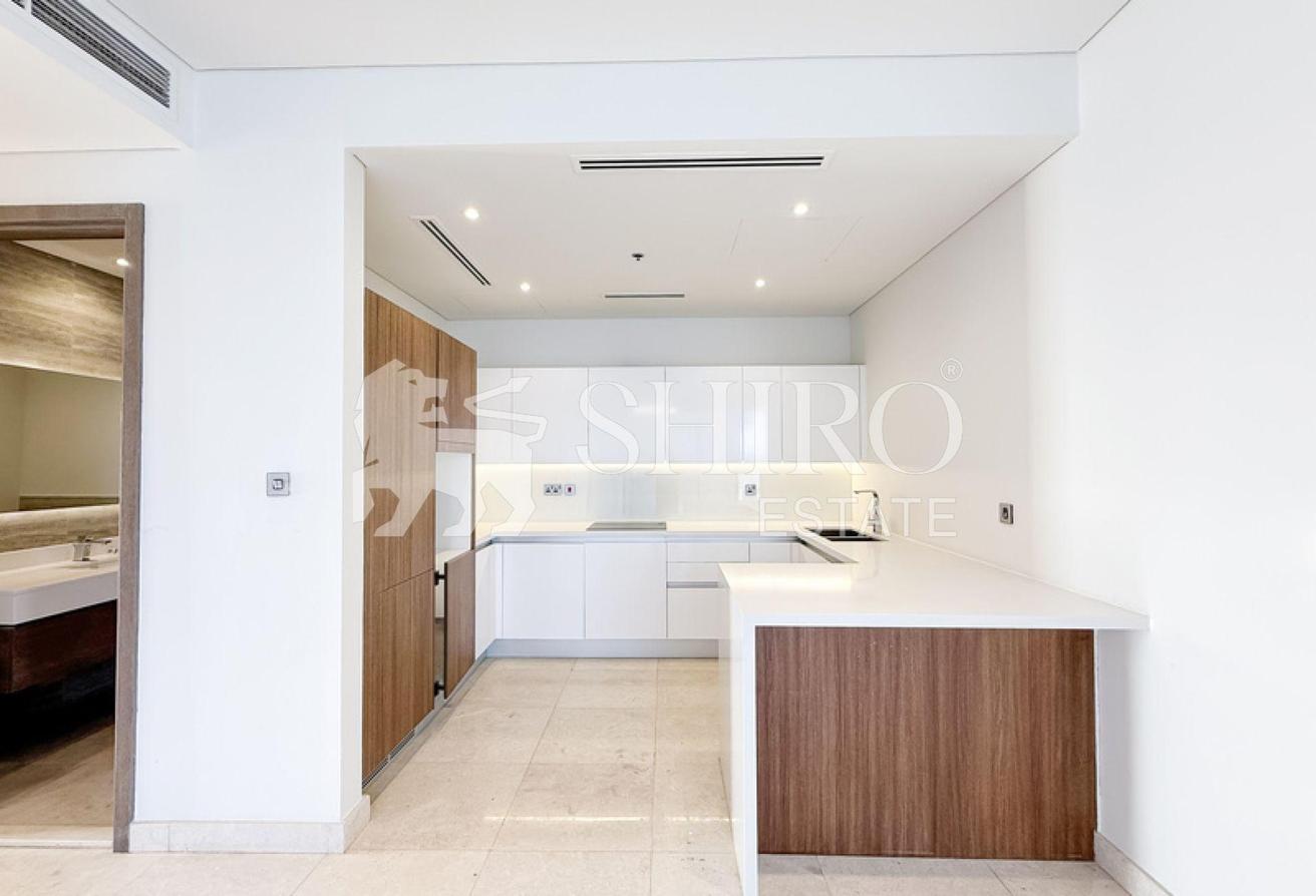 Sea and Skyline Views | Spacious | Vacant photo 18