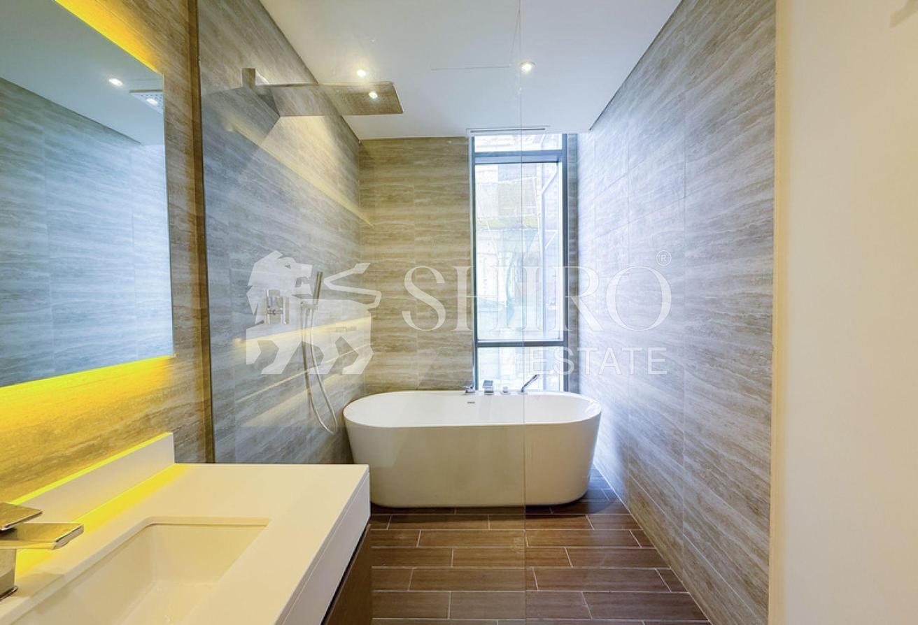 Sea and Skyline Views | Spacious | Vacant photo 20
