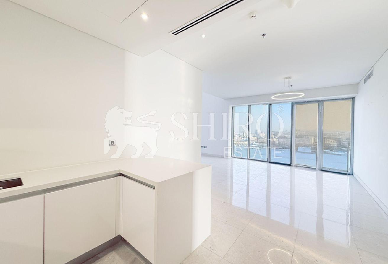 Sea and Skyline Views | Spacious | Vacant photo 6
