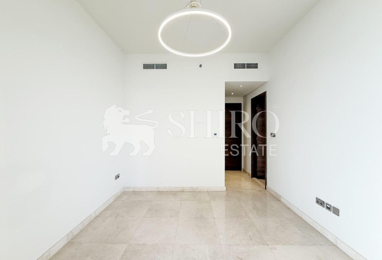 Sea and Skyline Views | Spacious | Vacant photo 9