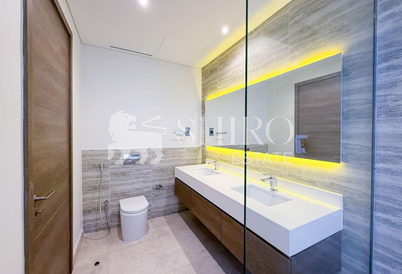Sea and Skyline Views | Spacious | Vacant photo 21