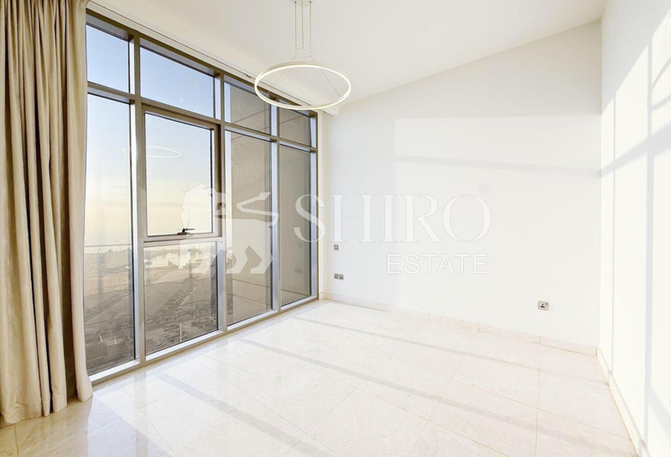 Sea and Skyline Views | Spacious | Vacant photo 8