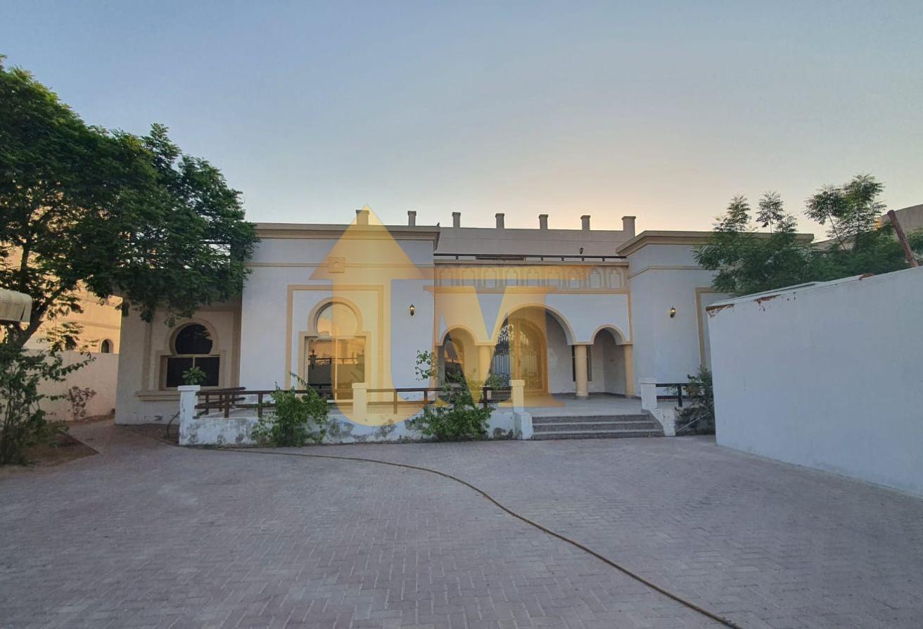 Independent 4BR+Maid Villa Beautiful Garden