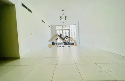 شقة - 2 غرف نوم - 3 حمامات للايجار في عود ميثاء - بر دبي - دبي